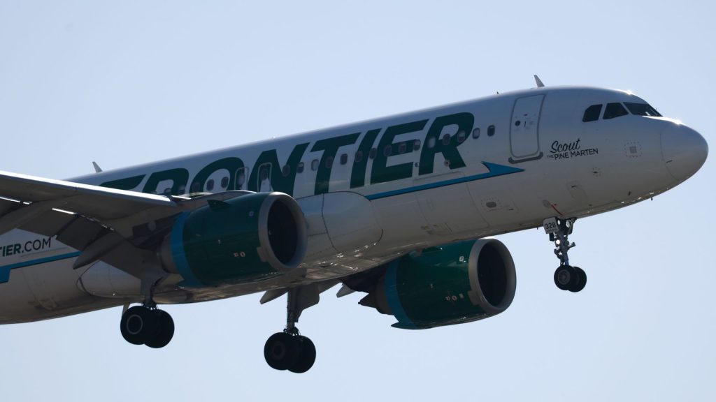 Frontier takes aim at Southwest by promoting free checked bags