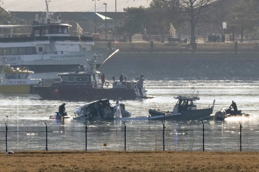 Safety board calls to end helo flights on route of fatal DC crash