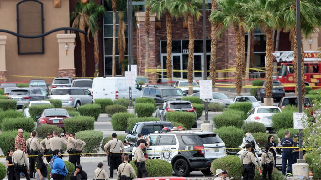 2 dead, including suspect, after shooting at Las Vegas gym