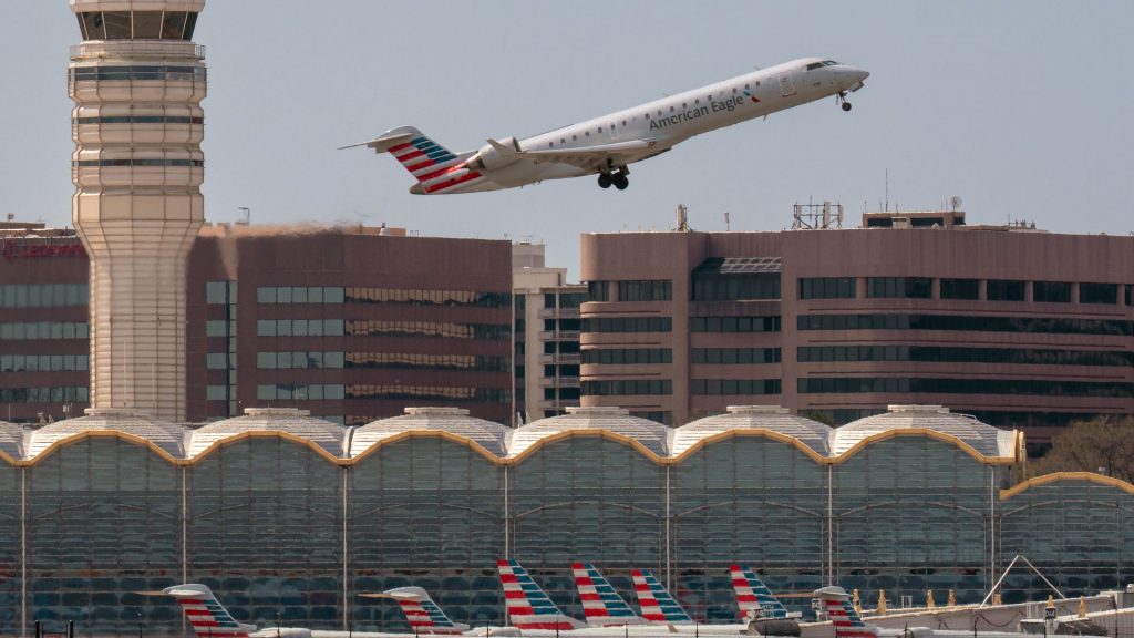 Army suspends helicopter flights near Reagan National after close calls