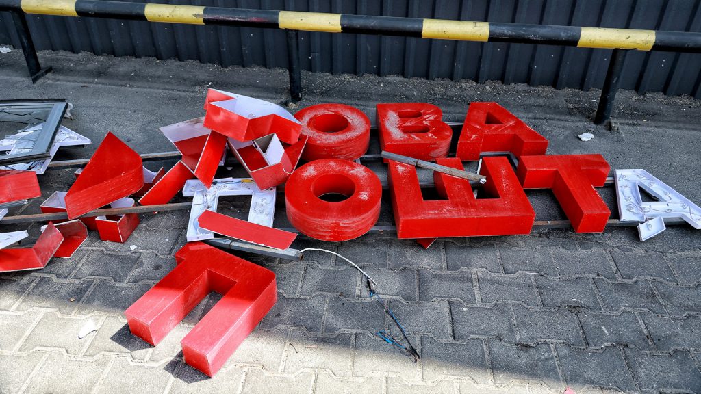 US pulling out of Ukraine-Russia peace talks after mineral deal