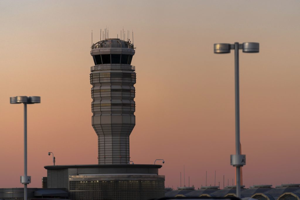 Army pauses helicopter flights near DC airport after more close calls