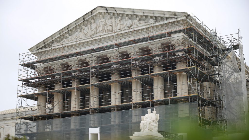 SCOTUS: 532,000 migrants on Biden parole program can be deported