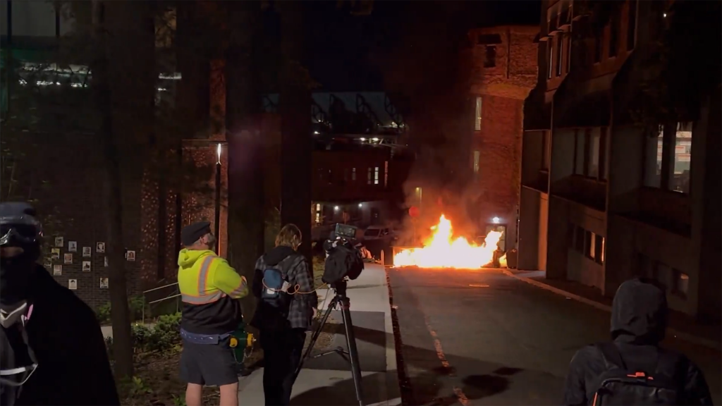 Police clear UW building after pro-Palestinian demonstration