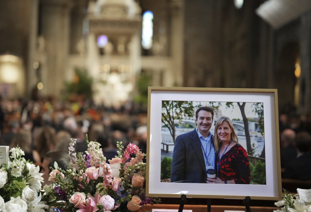 Minnesotans mourn Melissa and Mark Hortman as thousands pay respects