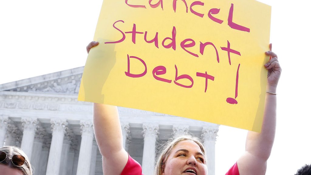 TikTok trend claims to erase student loans — experts say you still owe