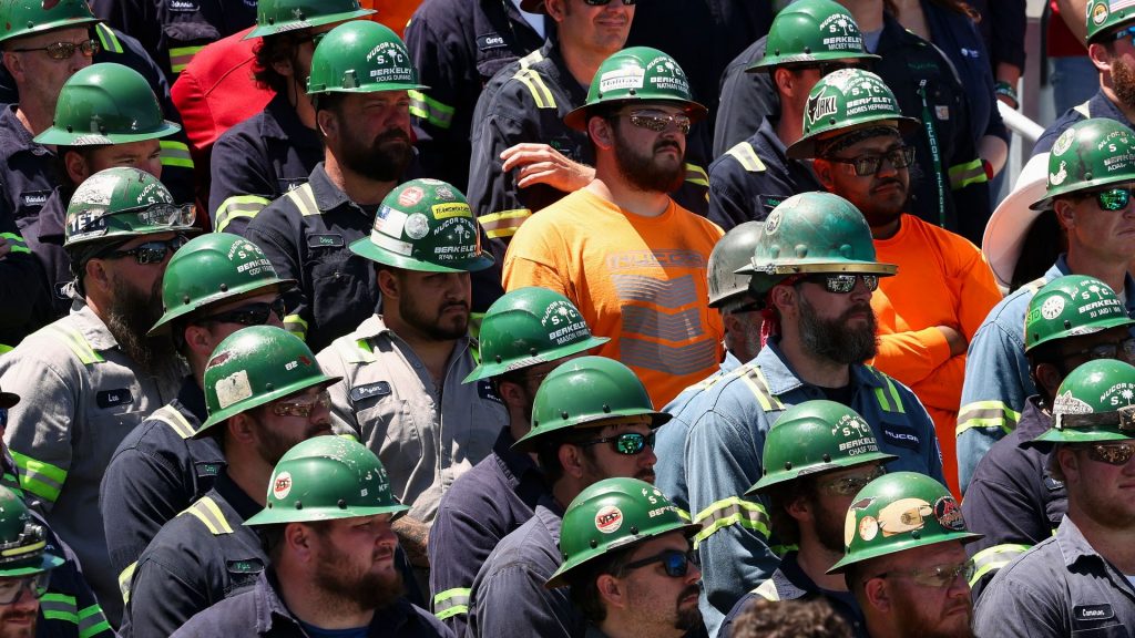 Stronger-than-expected May jobs report as unemployment holds steady