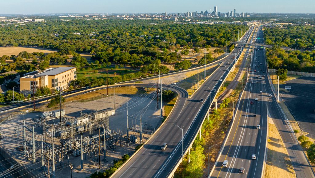 Texas lawmakers kill anti-renewable bills, double down on power plant funding