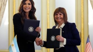 Trump admin cites Milei in US effort to allow visa-free travel for Argentinians