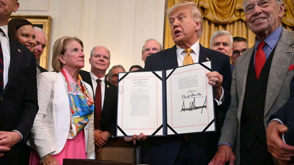 Trump signs bill to toughen fentanyl-related crimes