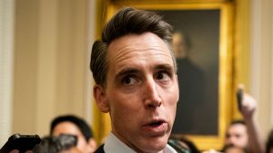 Trump calls Hawley a ‘second-tier Senator’ over stock trading bill