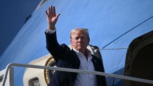 Secret Service agent tried to sneak wife on plane accompanying Air Force One