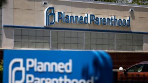 Federal judge halts enforcement of law defunding Planned Parenthood
