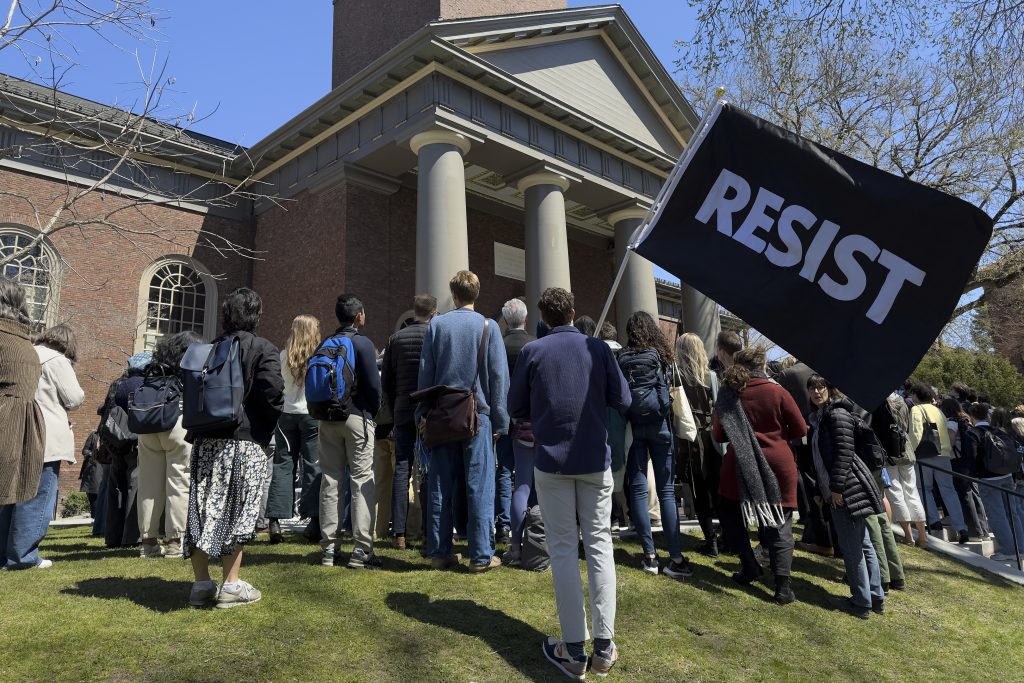 Harvard to launch new service fellowship for veterans, federal workers