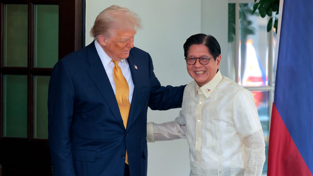 Trump cuts Pacific trade deals ahead of August tariff hike