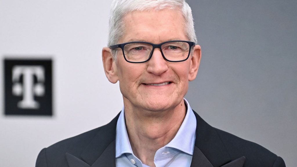 Apple’s latest quarter revenue increases; CEO estimates $1.1b in tariff costs