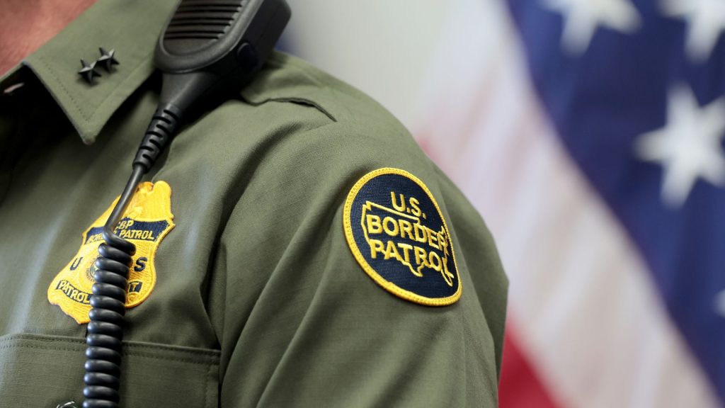 Border Patrol arrests two firefighters while fighting Washington wildfire