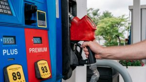 Labor Day gas prices expected to fall to lowest level since 2020