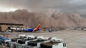 Giant Phoenix dust storm grounds flights, knocks out power 