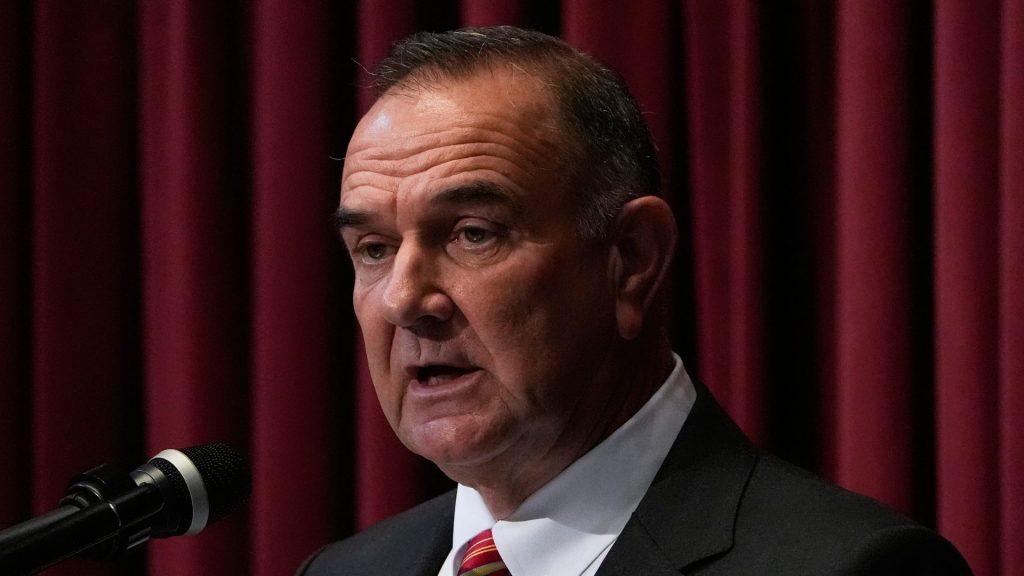 Missouri Gov. Mike Kehoe calls for special session on redistricting