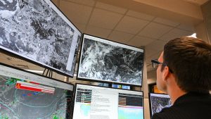 National Weather Service to hire or re-hire 450 professionals as hurricane season heats up