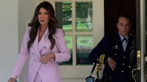 Noem confirms Chicago ICE expansion after mayor signs executive order
