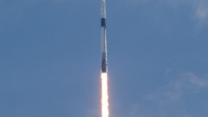 Musk’s SpaceX launches secret military space shuttle