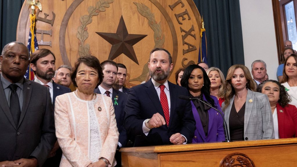 Texas Dems call redistricting a ‘heist,’ Abbott seeks arrests: Unbiased Updates, Aug. 5, 2025