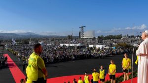 Pope hosts a mega-mass, marathon confessions, and calls for peace 