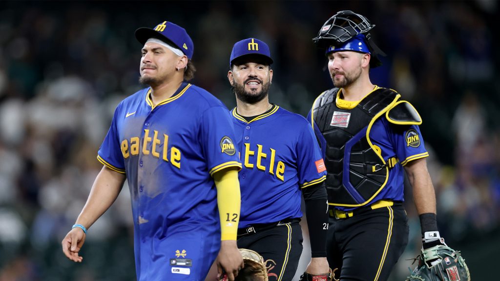 Could aggressive MLB deadline trades create new World Series favorites?