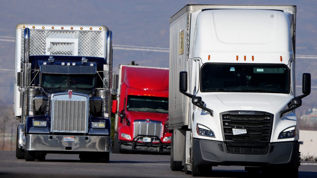 US halts visas for foreign truck drivers over safety concerns