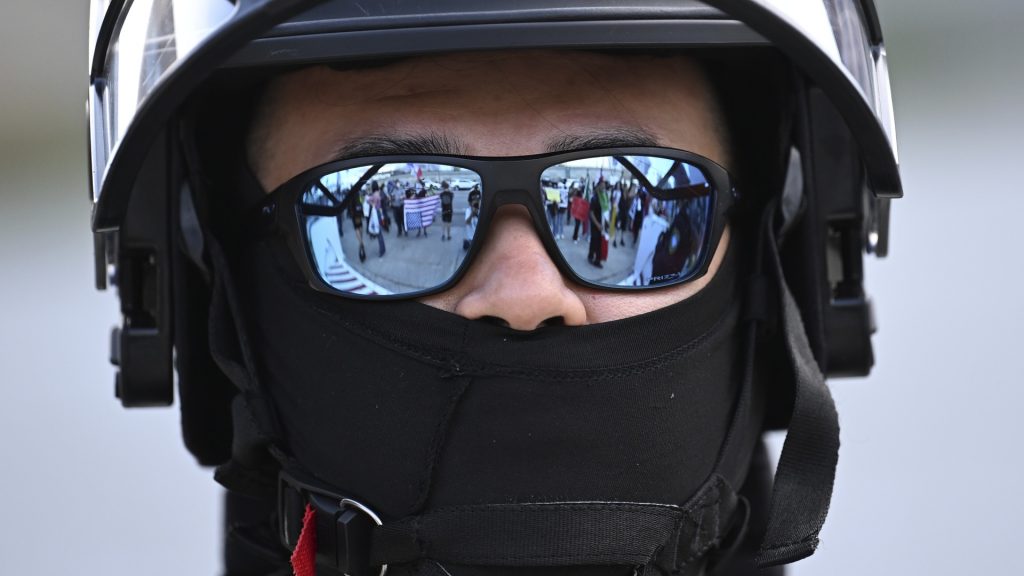Newsom signs No Secret Police Act, bans law enforcement facial coverings