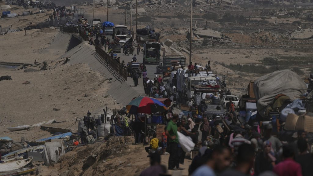 Israel’s attacks on Gaza City continue as Palestinians struggle to leave
