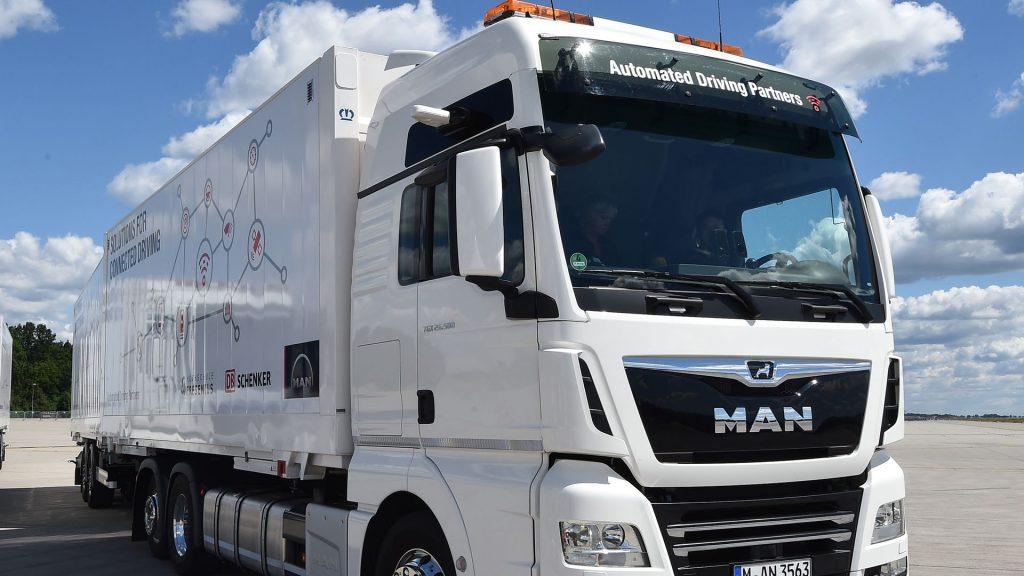 The road to autonomous tractor-trailers is full of obstacles. Where do we stand?