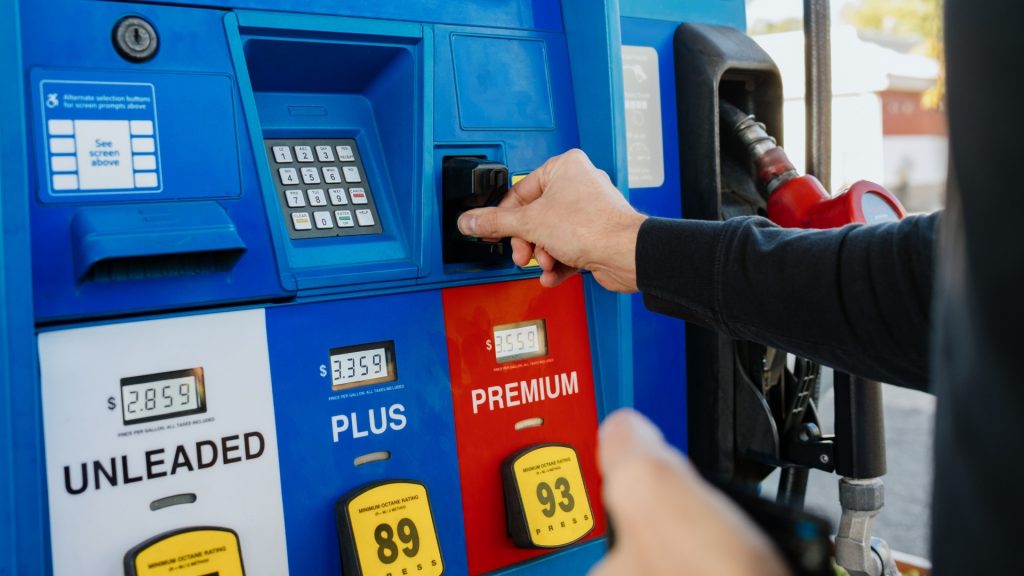 Americans on pace to spend lowest amount on gasoline in last two decades