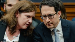 Supreme Court allows Trump to fire FTC commissioner