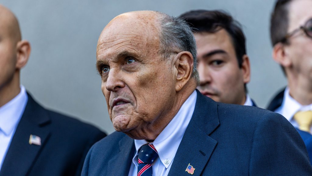 Giuliani injured in New Hampshire car crash, expected to recover