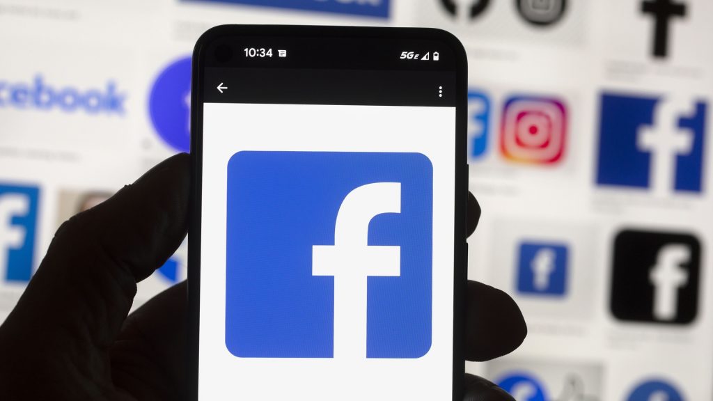 Meta removes Chicago ICE tracking Facebook group after DOJ request