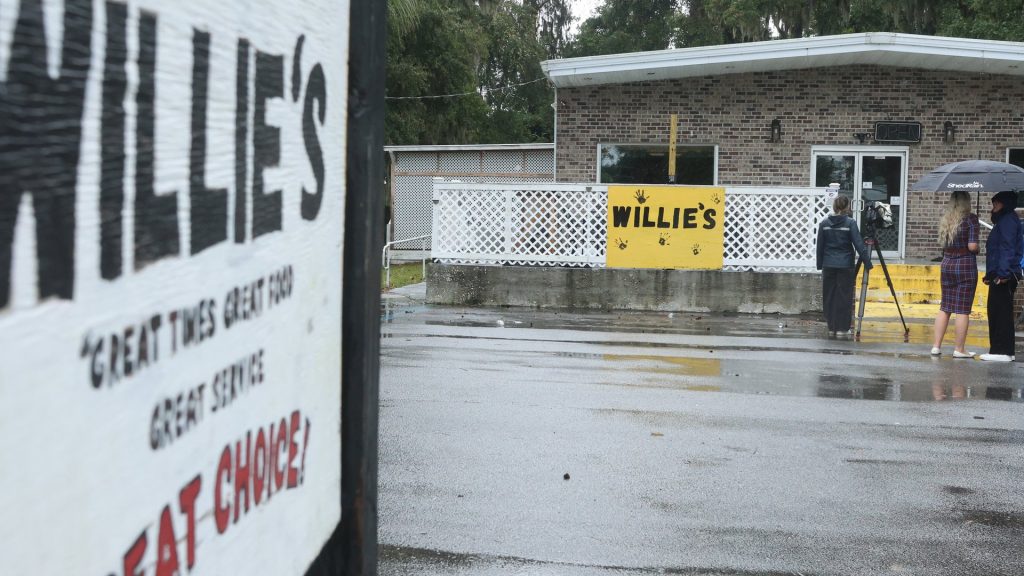 4 people killed in South Carolina mass shooting; no arrest announced