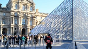 Five more arrested in Louvre heist as police hunt for stolen jewels