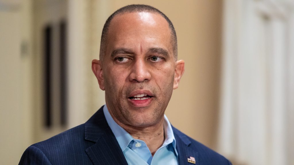Trump-pardoned Jan. 6 rioter arrested over alleged threat to kill Hakeem Jeffries
