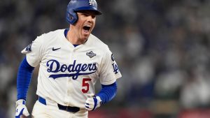 Freeman’s 18th-inning homer secures Dodgers’ 2-1 lead over Blue Jays