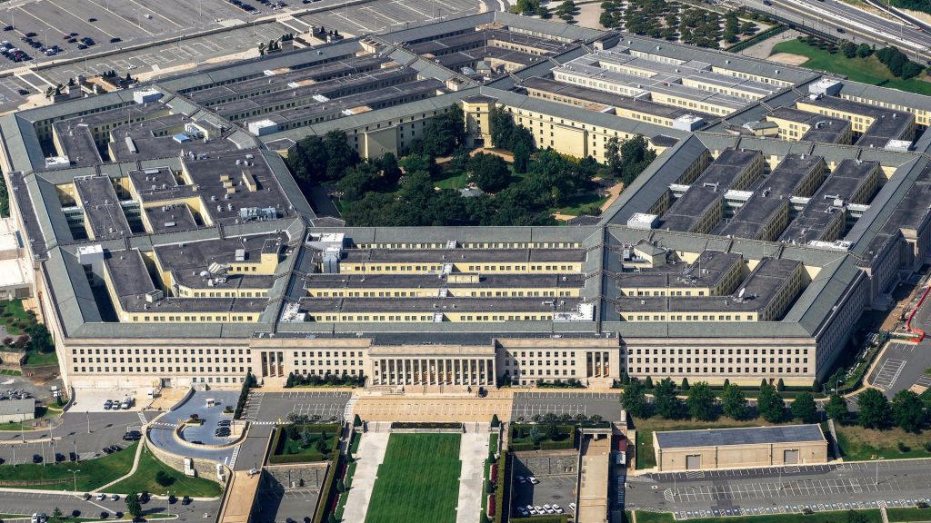 Media outlets refuse Pentagon press policy; must sign or surrender badges