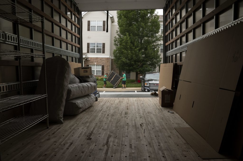 DOD decides against privatizing service members’ household goods moves
