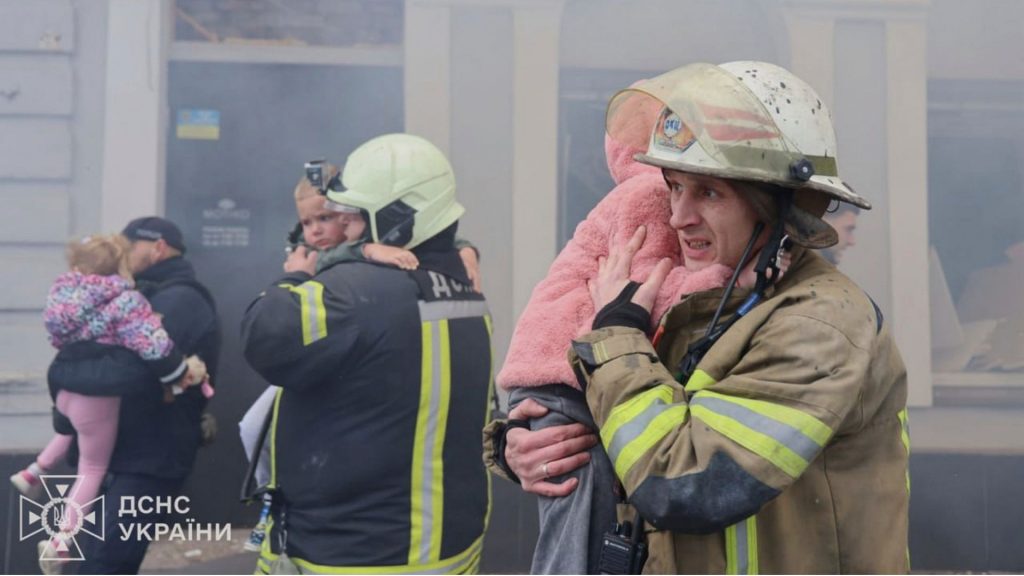 Drone strike hits Ukrainian school hours after Trump-Putin meeting called off