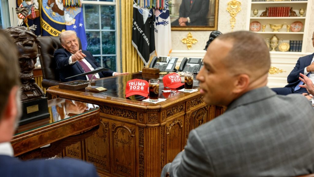 Trump posts picture with ‘TRUMP 2028’ hats from meeting with top Democrats