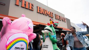 ‘ICE scraper’ immigration protests pack California Home Depot store 