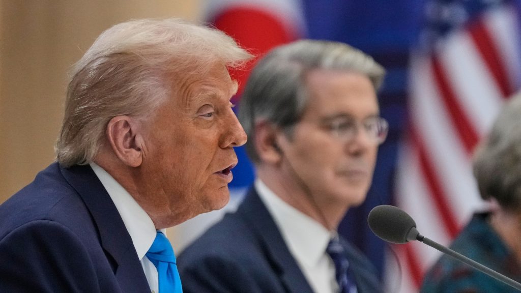 Trump says he wants to give $2,000 dividends using tariff revenue