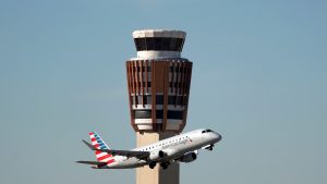 Trump warns absent air traffic controllers, wants $10k for those working