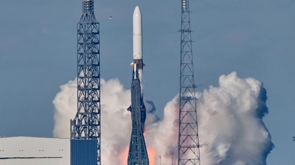 Blue Origin launches Mars mission for NASA